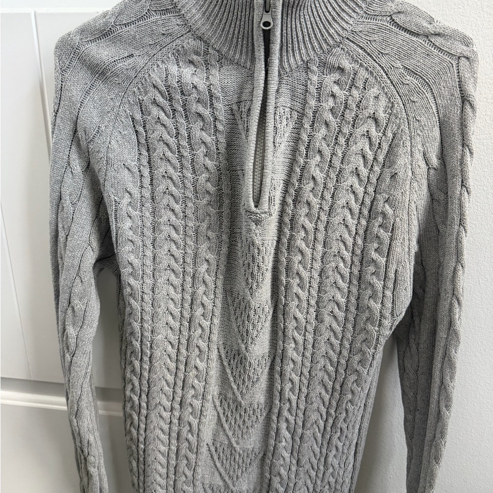 Gray Cable Knit Men's Sweater size M